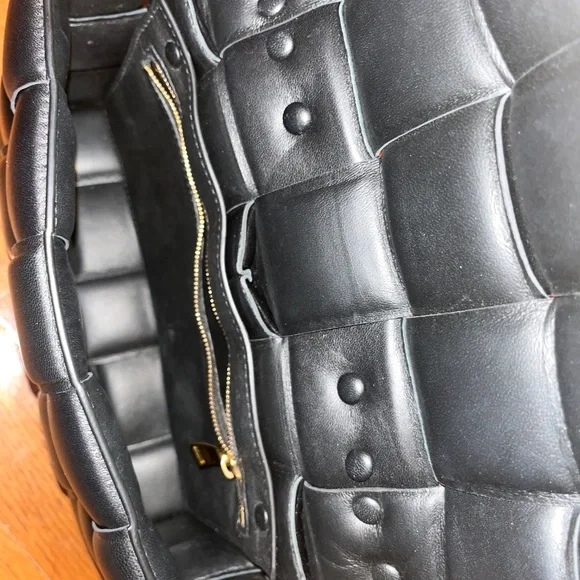 BOTTEGA VENETA BLACK CASSETTE CHAIN GOLD BAG QUILTED - Picture 4 of 6